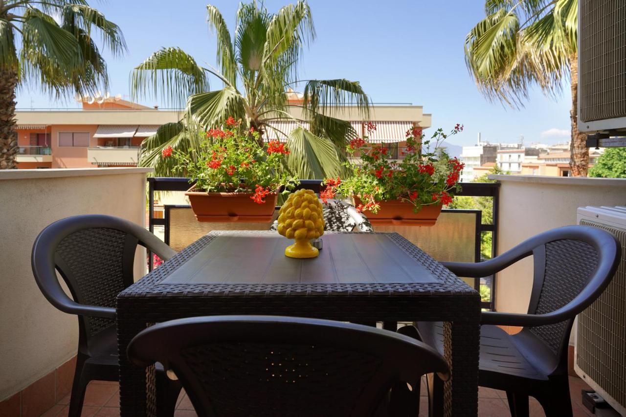 Piazza Lauro Suites Sorrento Exteriör bild