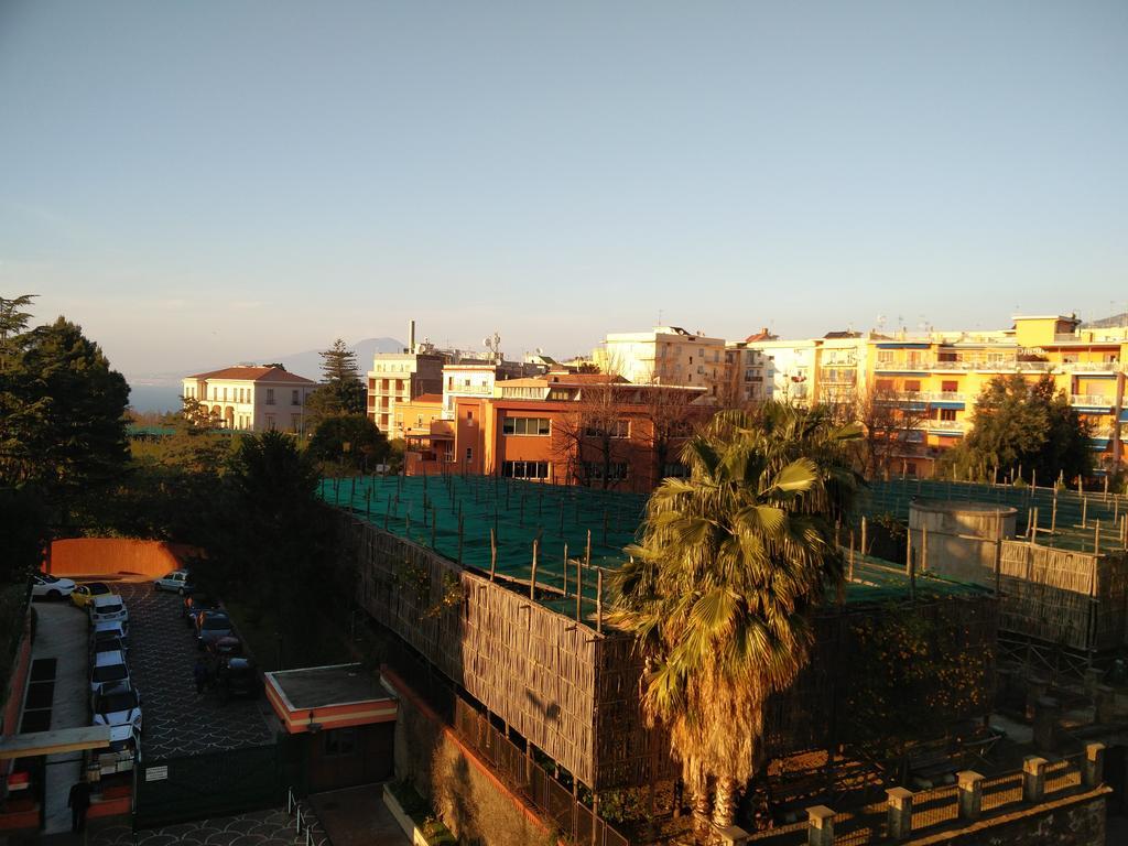 Piazza Lauro Suites Sorrento Exteriör bild